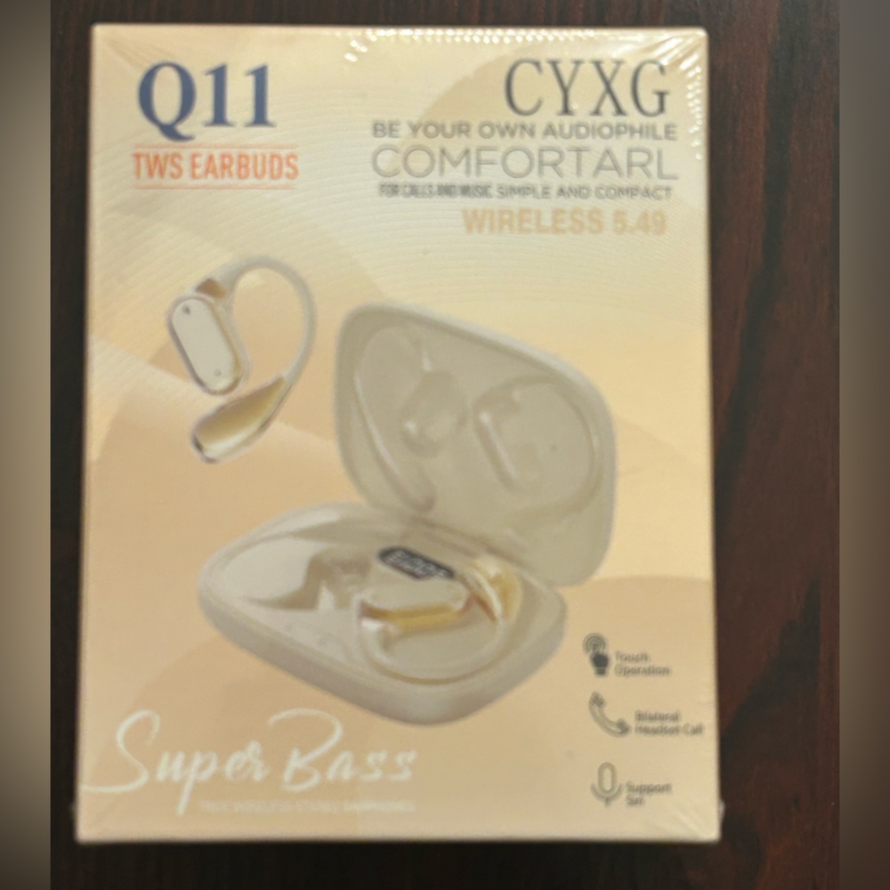 Q11 Wireless Earbuds with Charging Case